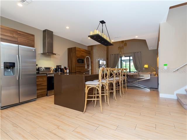 3049 ROCKEFELLER WAY