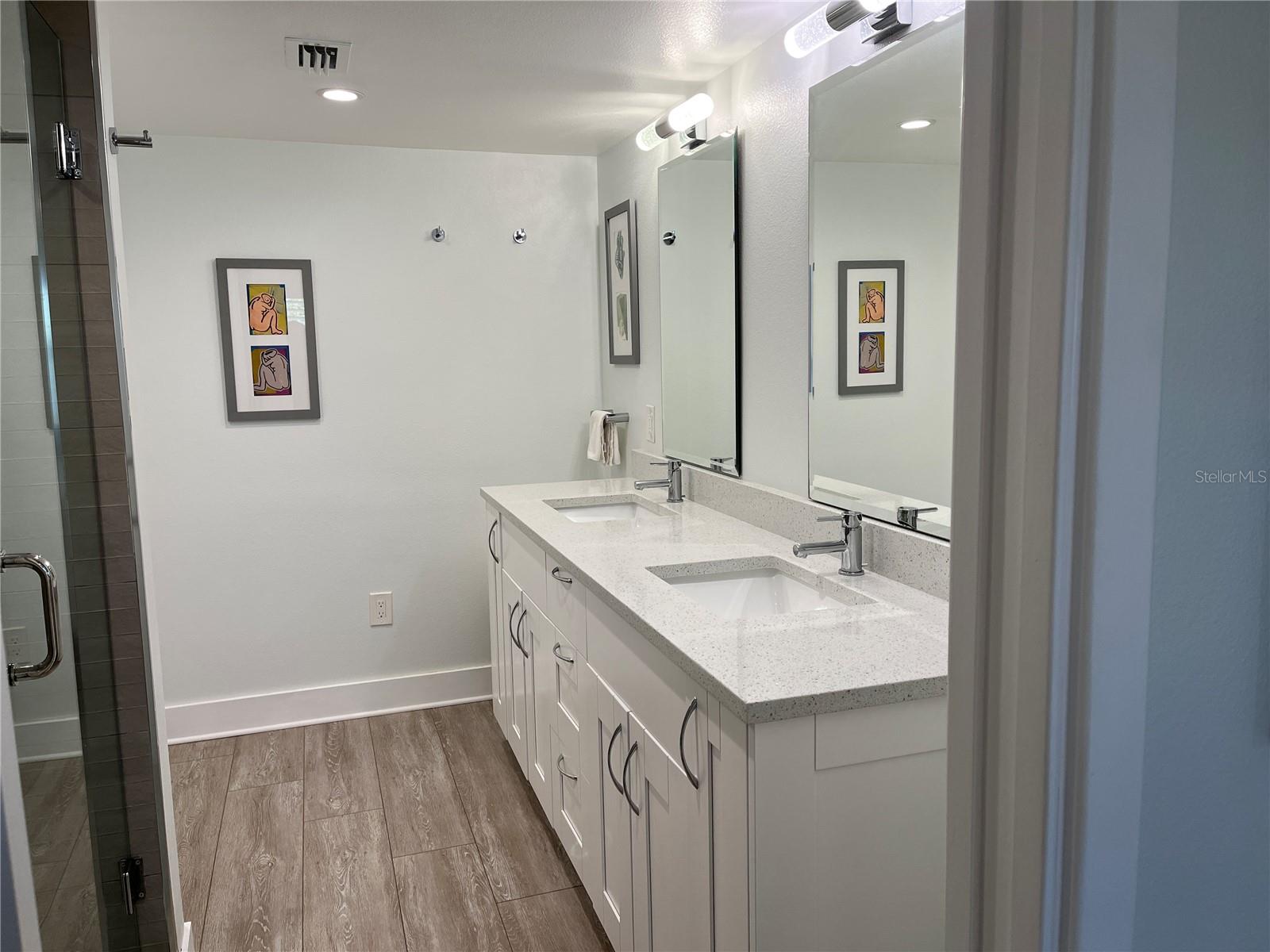 5080 LOCUST ST NE #324