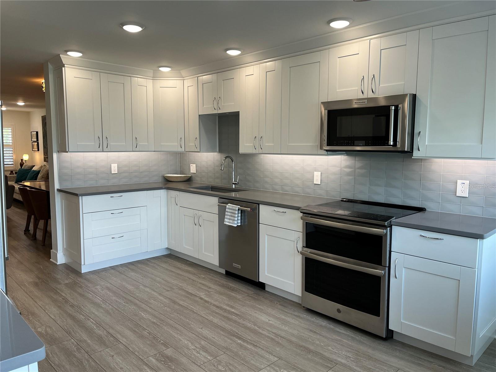 5080 LOCUST ST NE #324