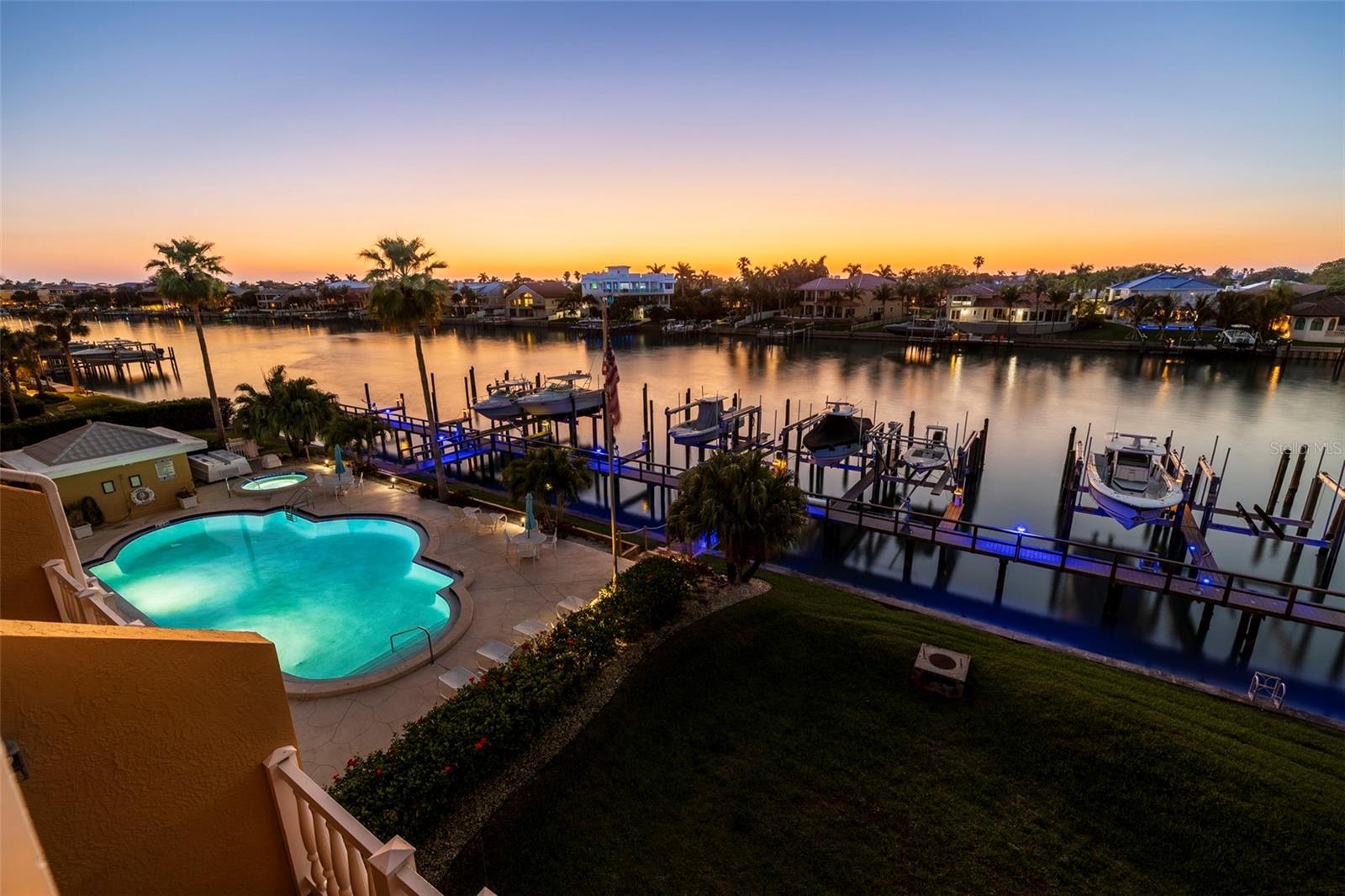 544 PINELLAS BAYWAY S #P4