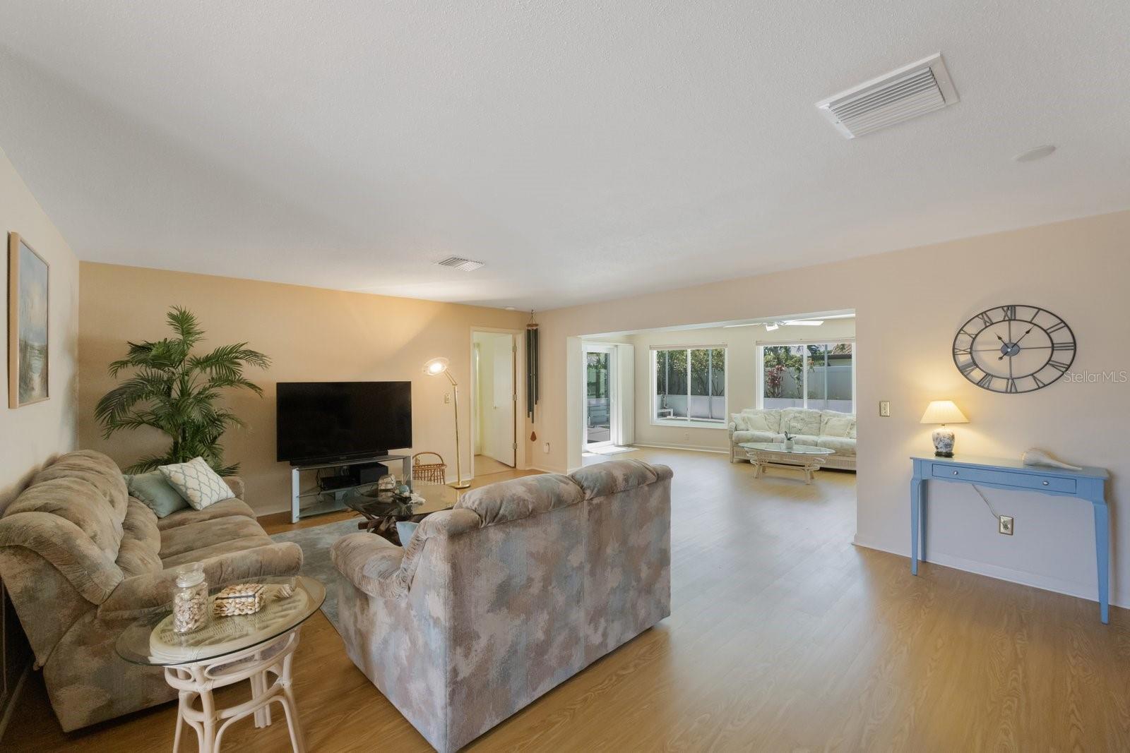 13760 JOYCE DR
