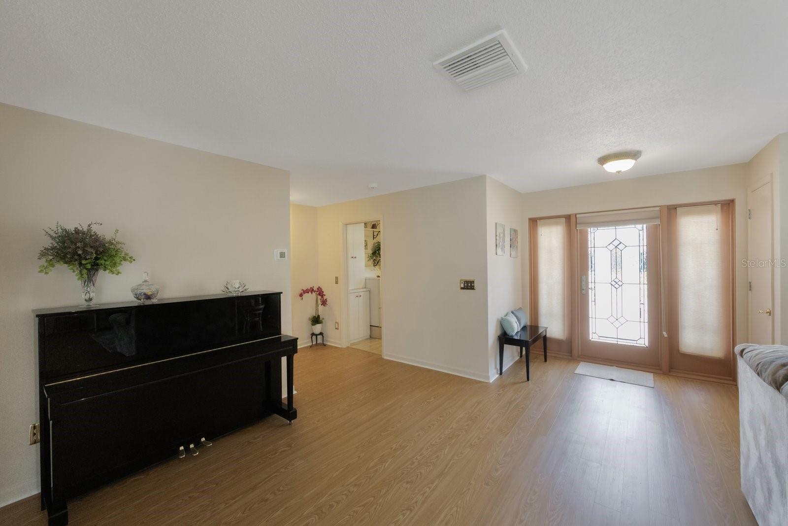 13760 JOYCE DR