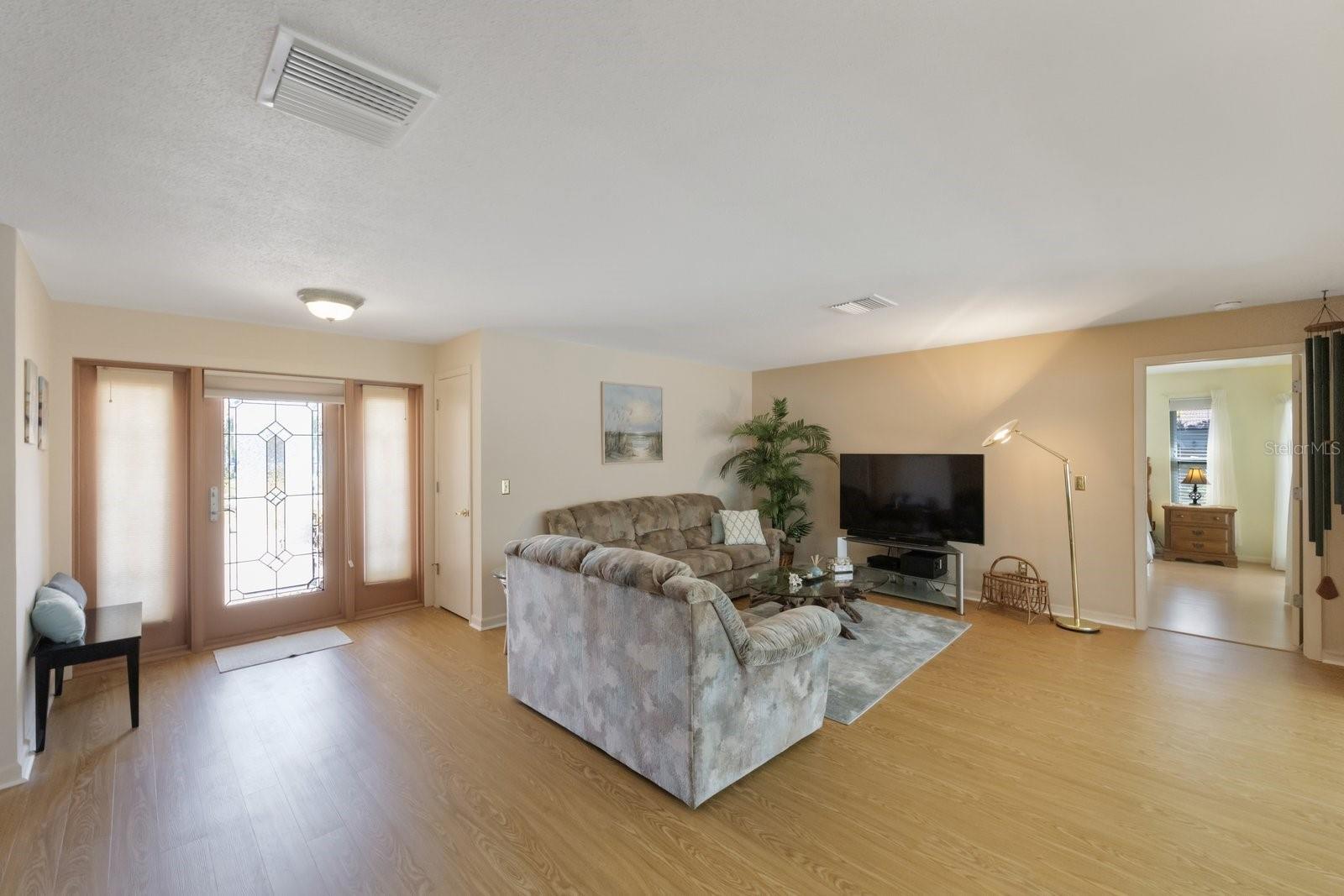 13760 JOYCE DR