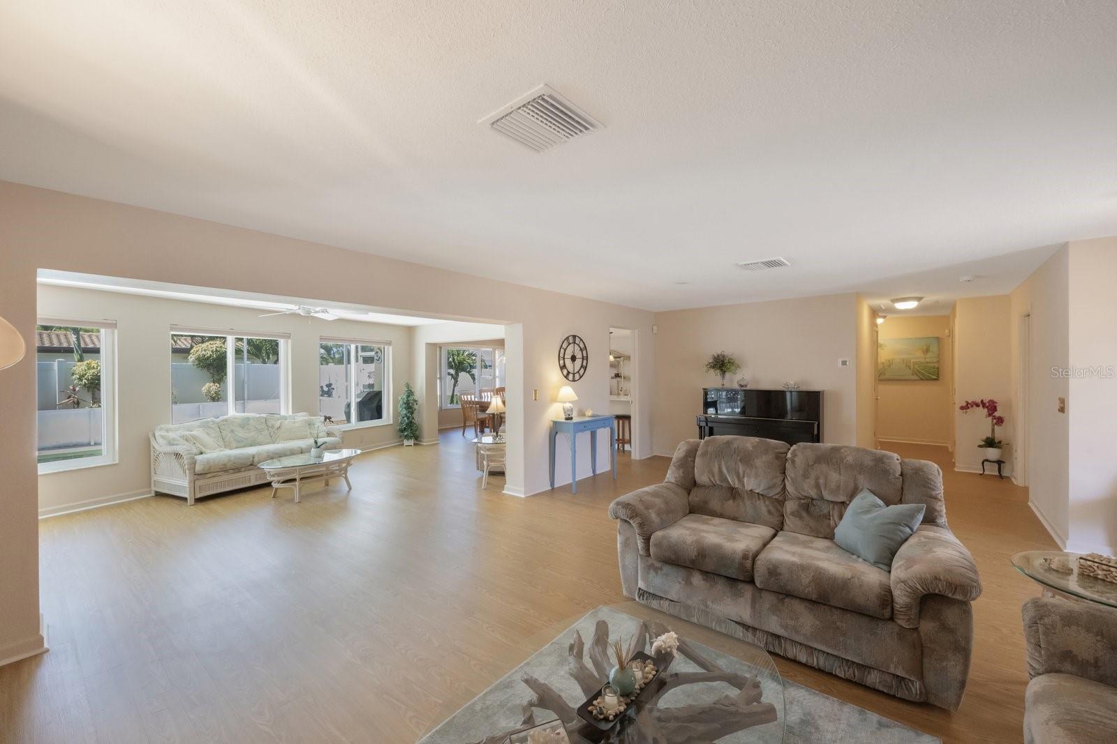 13760 JOYCE DR