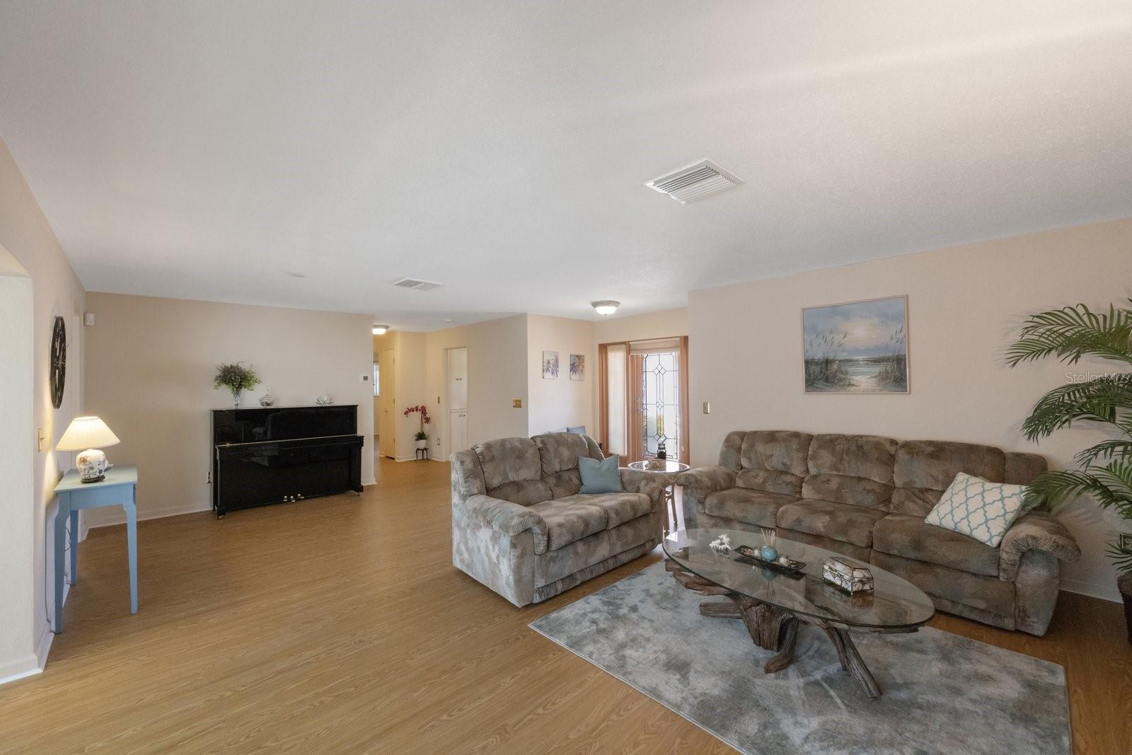 13760 JOYCE DR