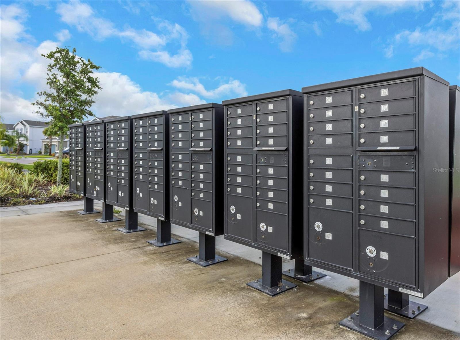 5504 BUNGALOW GROVE CT