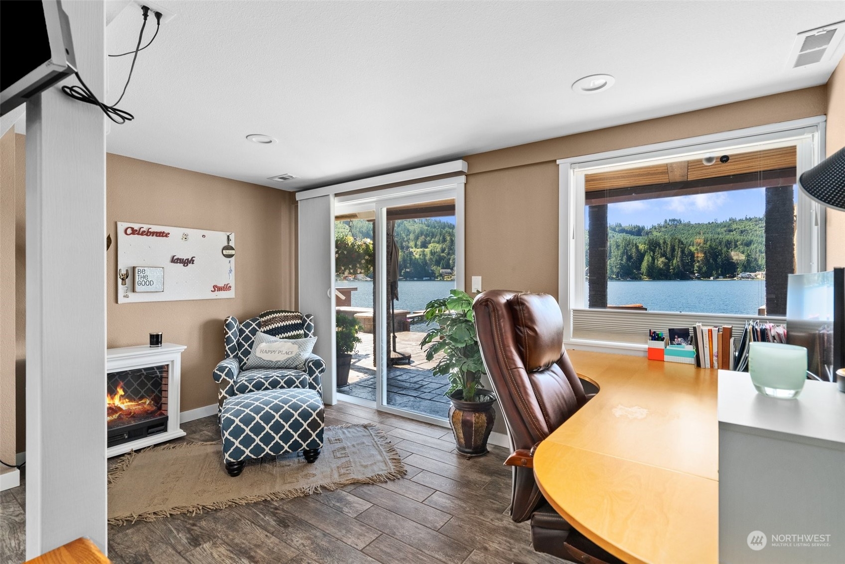 1921 Summit Lake Shore Road NW