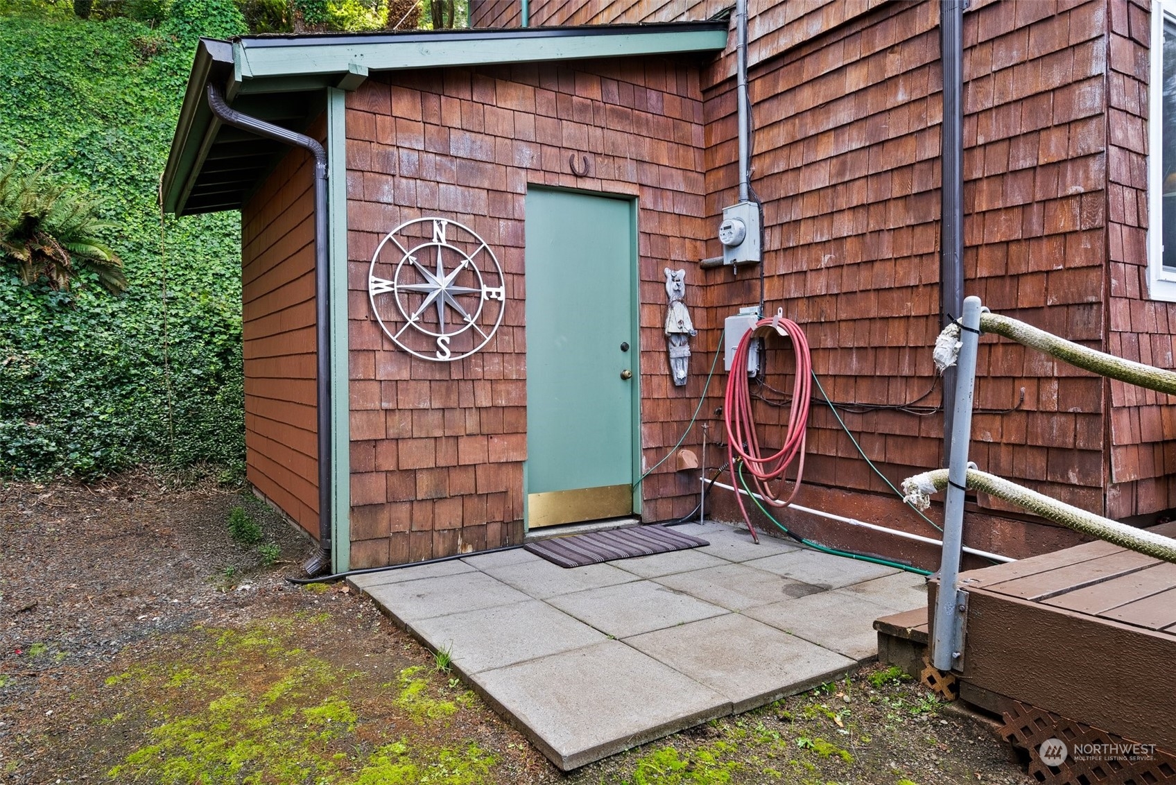 1103 Summit Lake Shore RD NW
