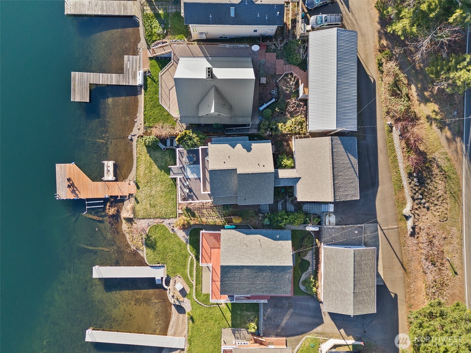 1935 Summit Lak Shore Road NW