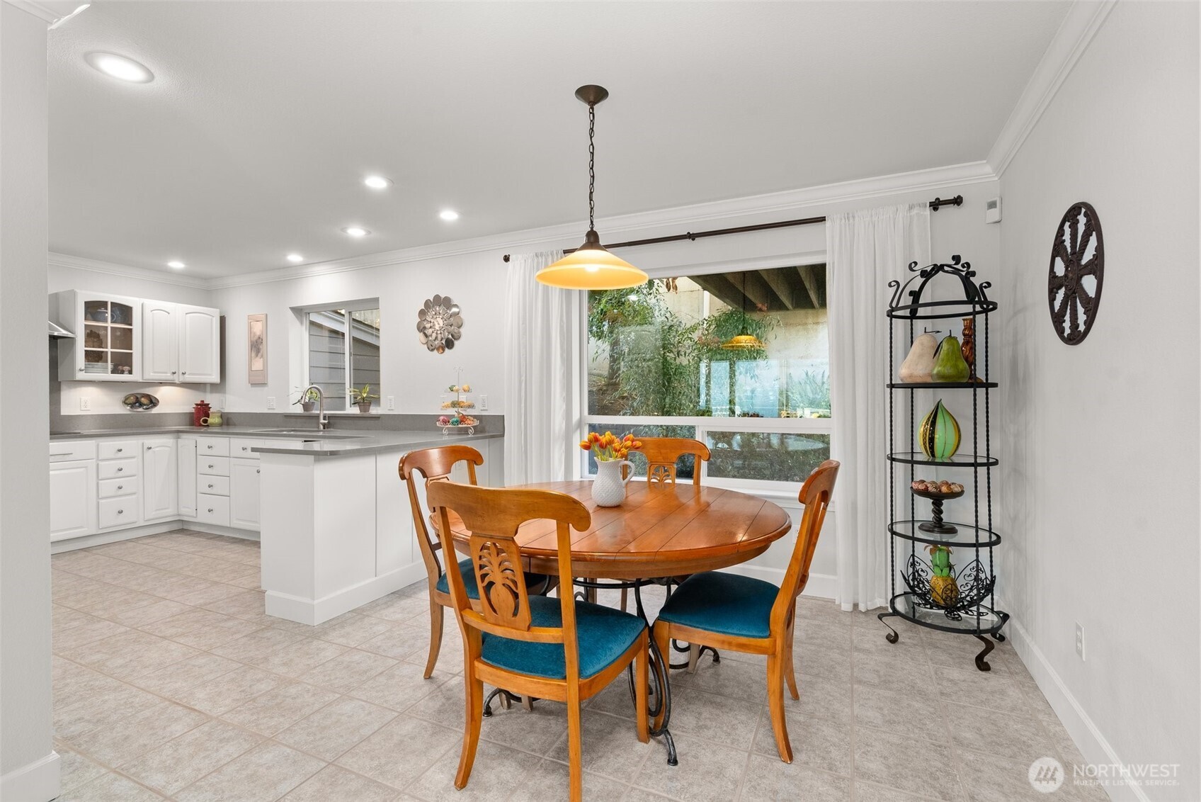 1935 Summit Lak Shore Road NW