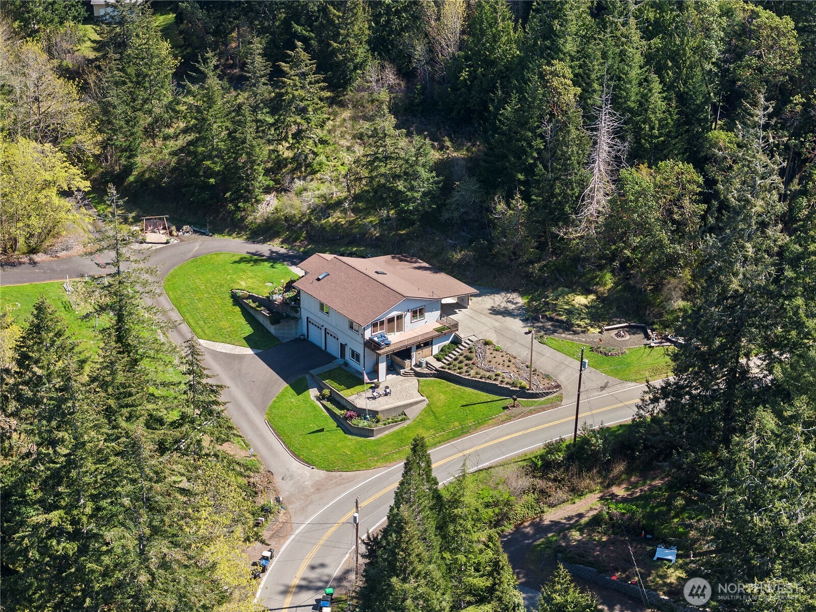 2020 Summit Lake Shore Road NW