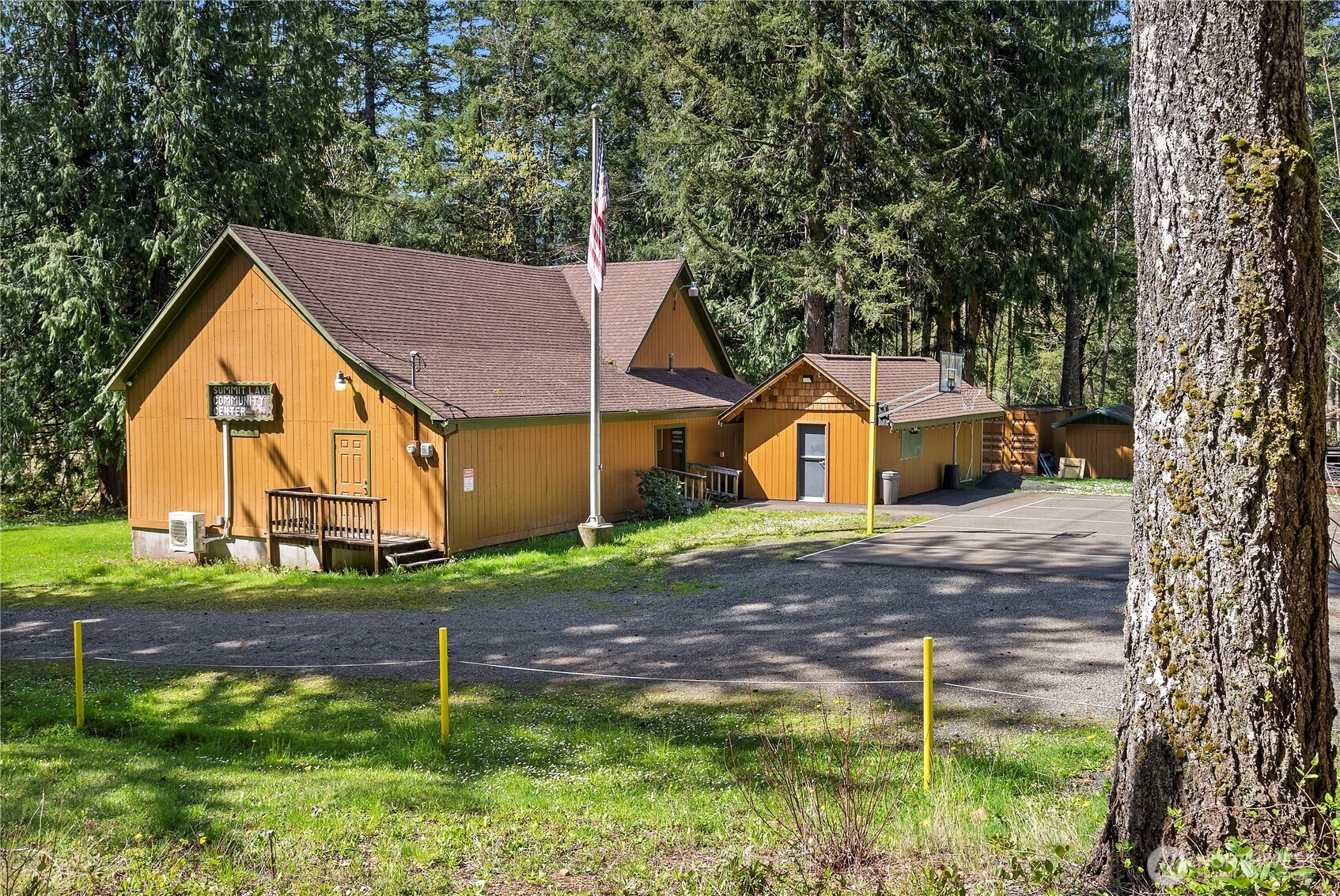 2020 Summit Lake Shore Road NW