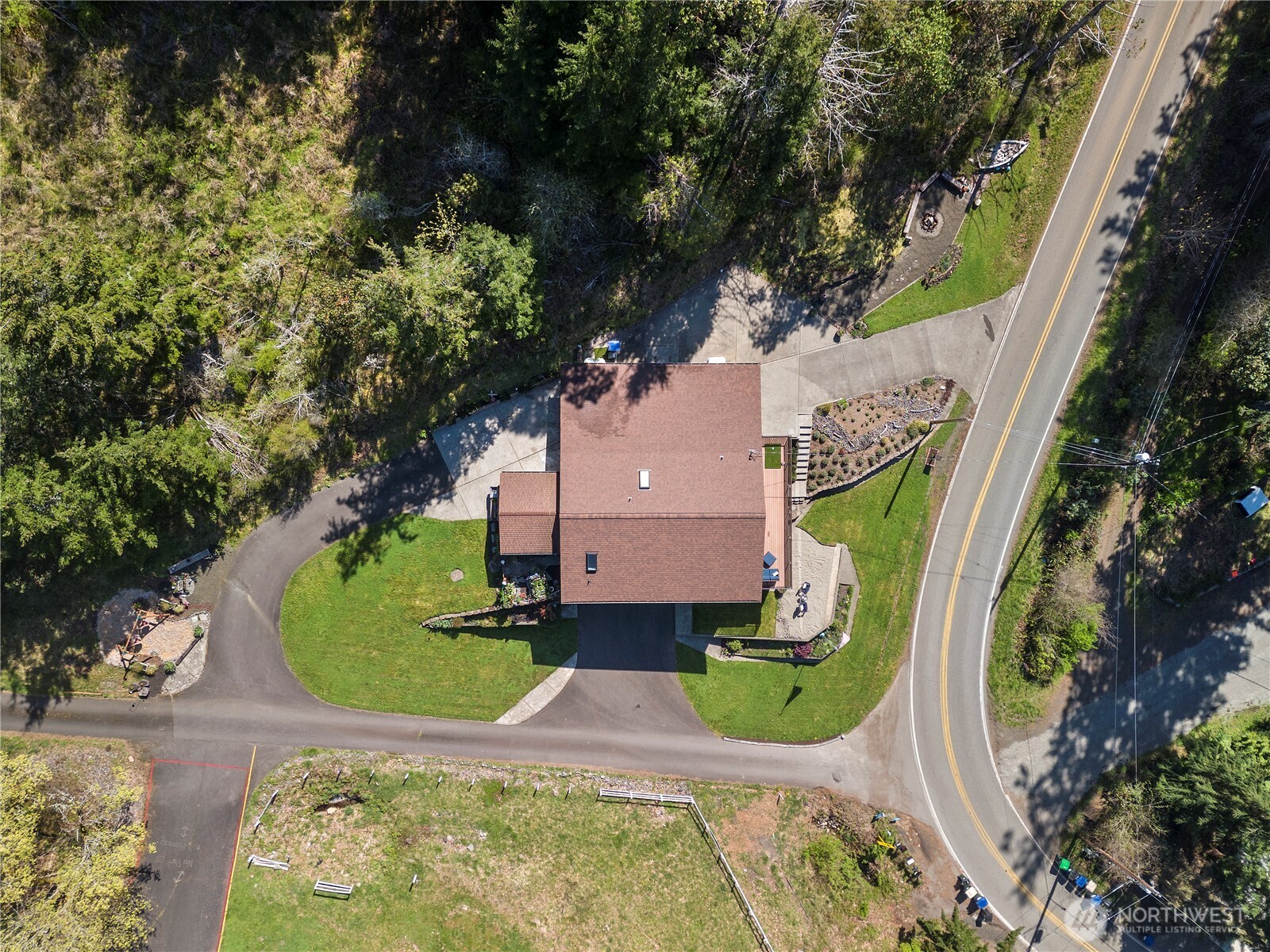 2020 Summit Lake Shore Road NW