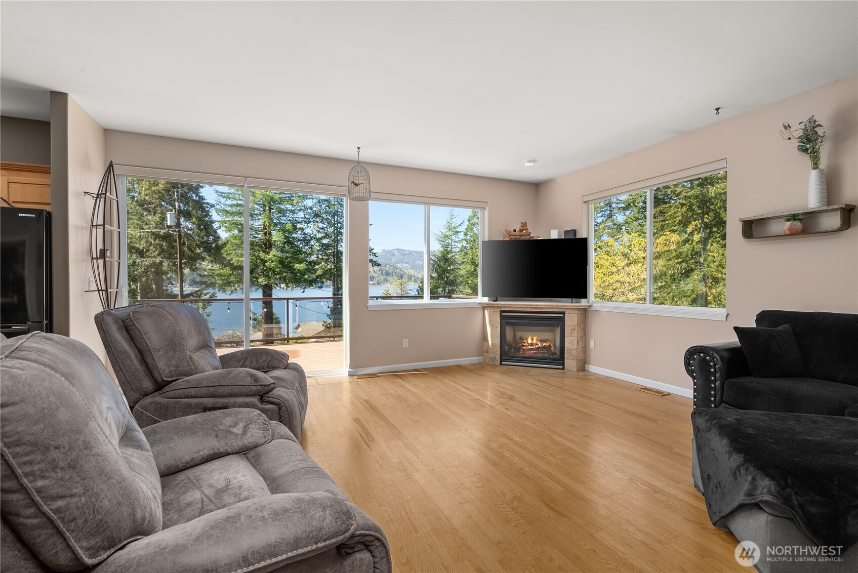 2020 Summit Lake Shore Road NW