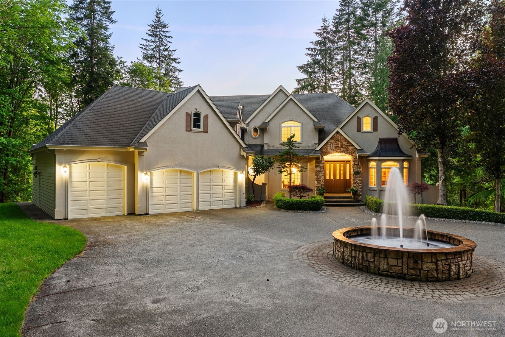 1410 Summit Lake Shore Road NW