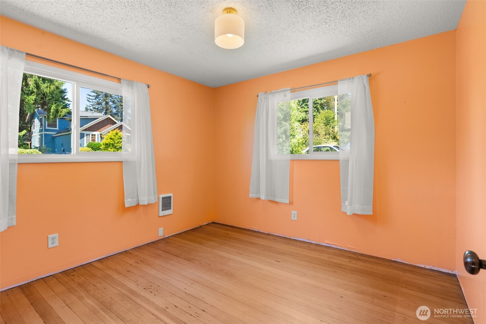 1515 7th Avenue SE