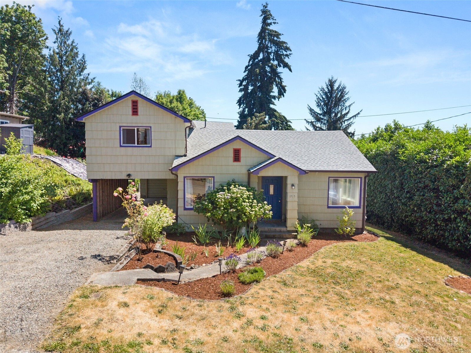 1515 7th Avenue SE