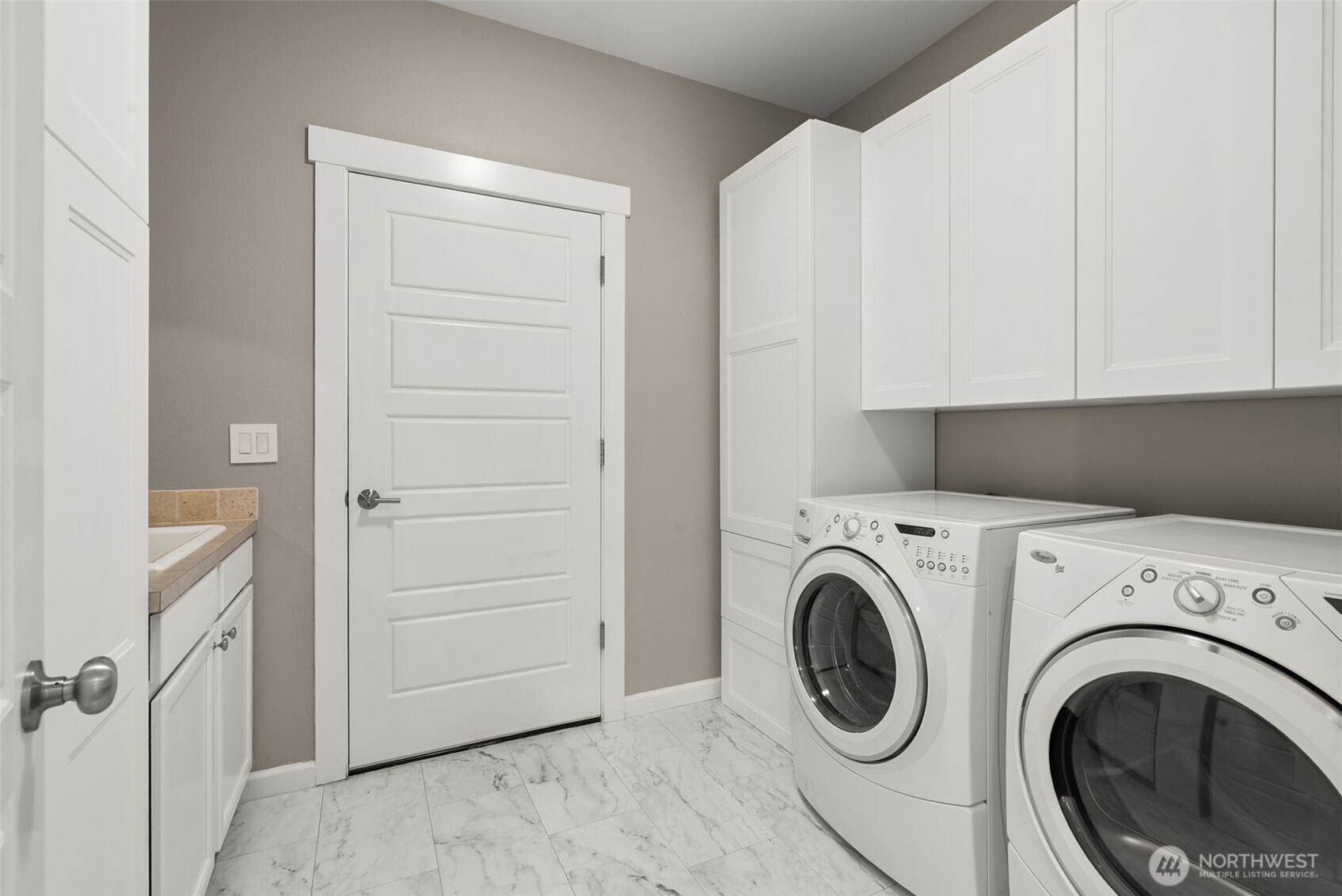 5021 Black Rock Loop SE