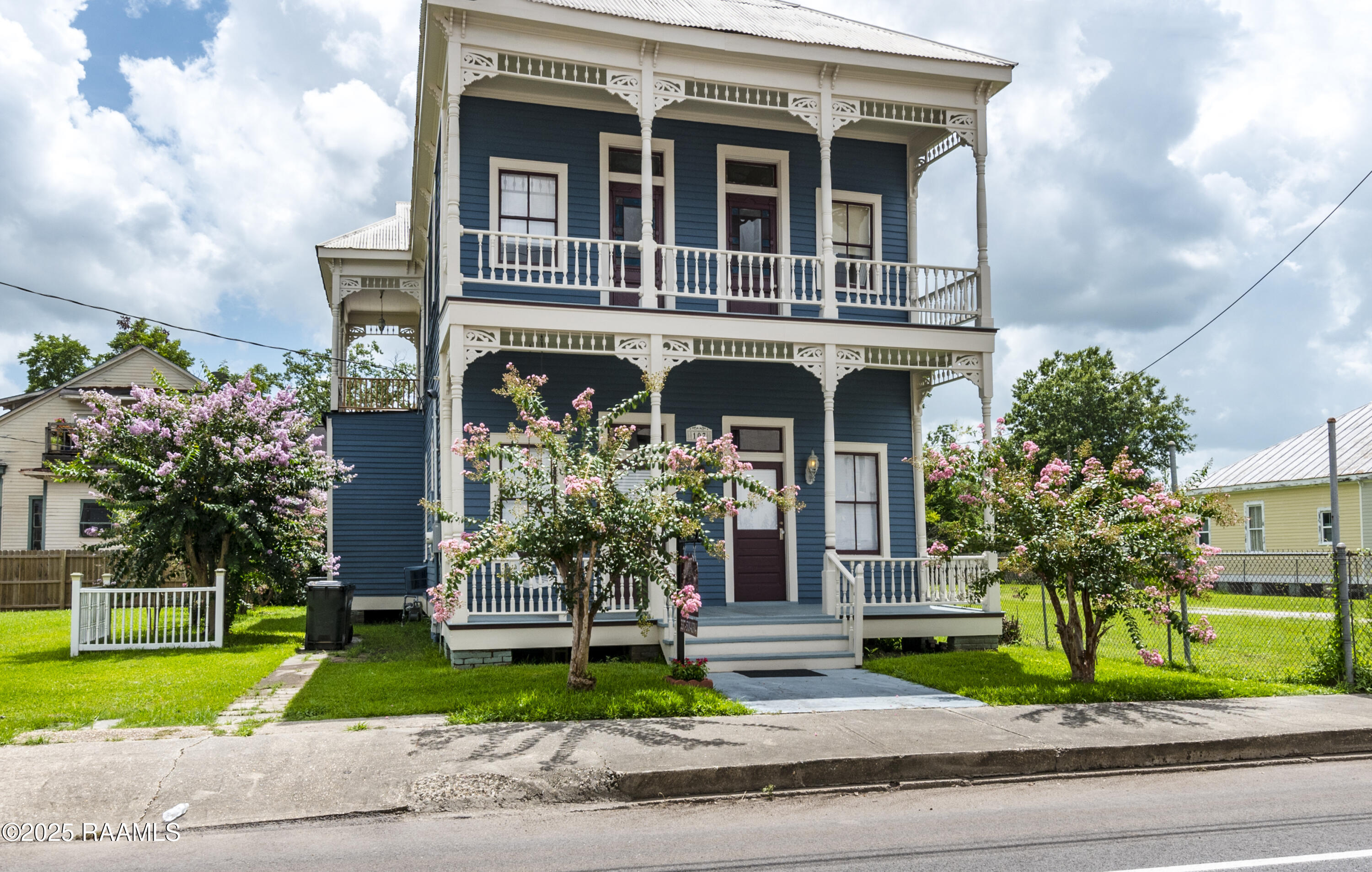 107 W St Peter Street