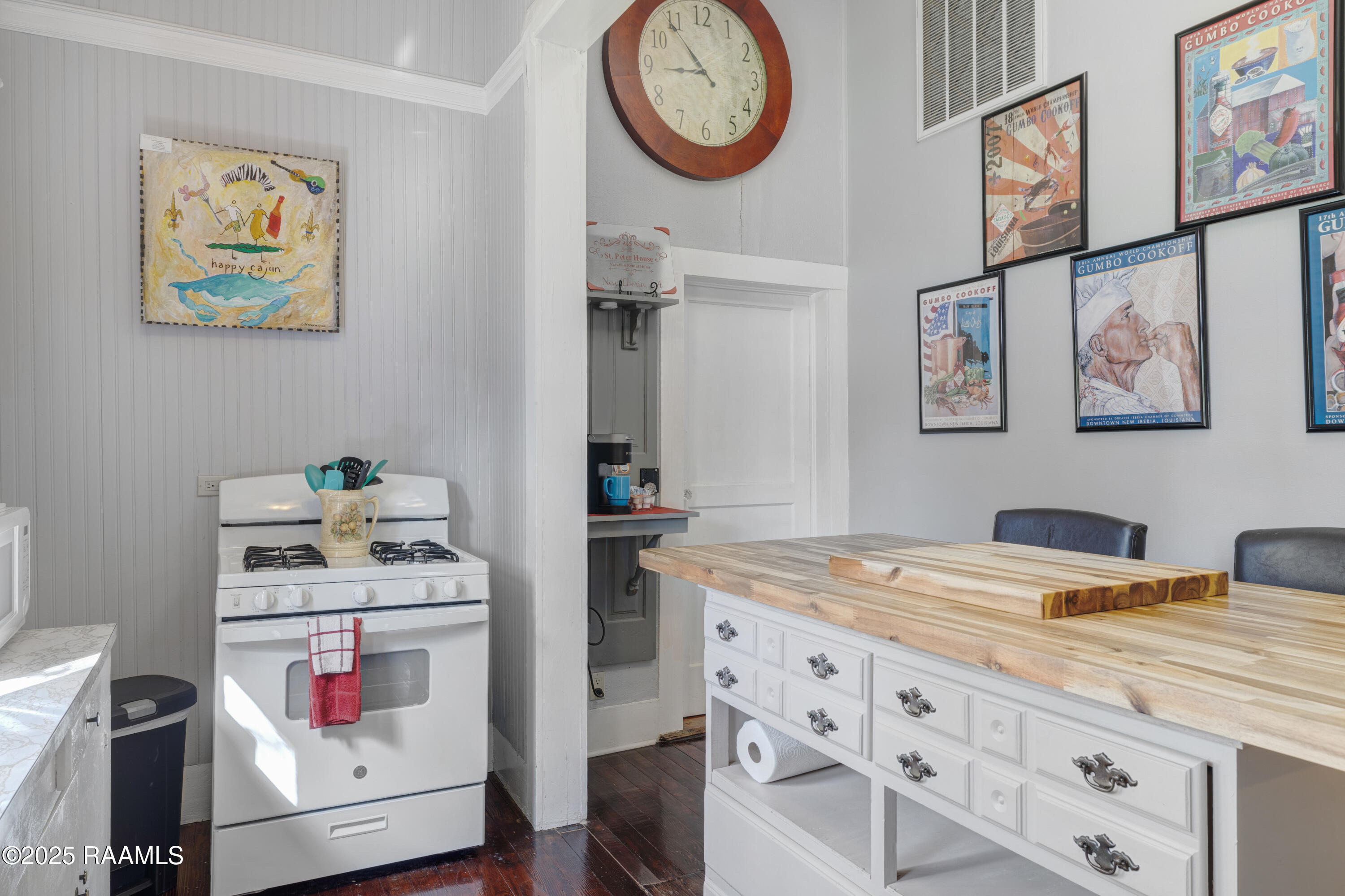 107 W St Peter Street