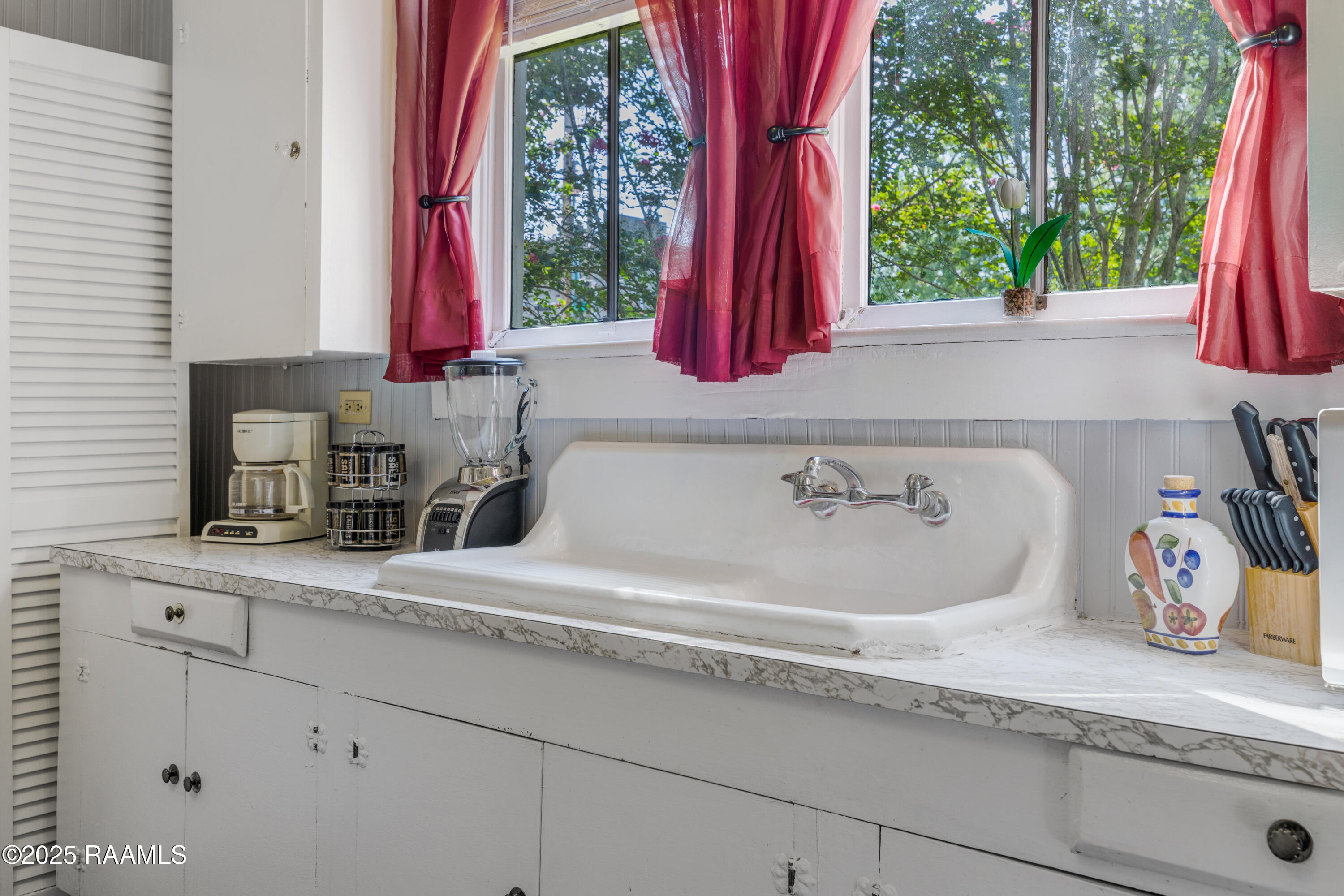 107 W St Peter Street