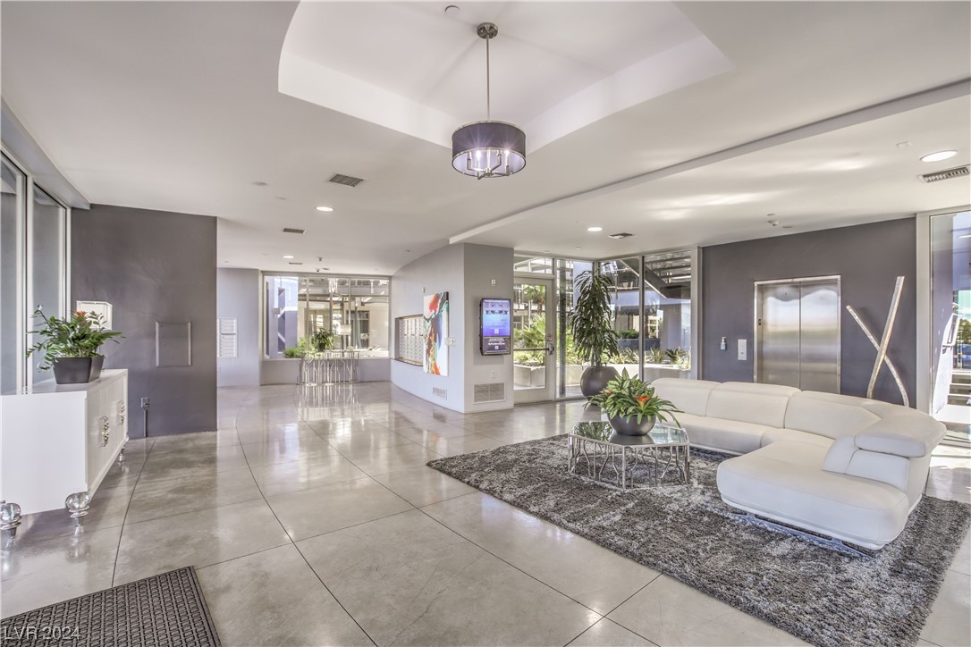 8925 West Flamingo Road 306