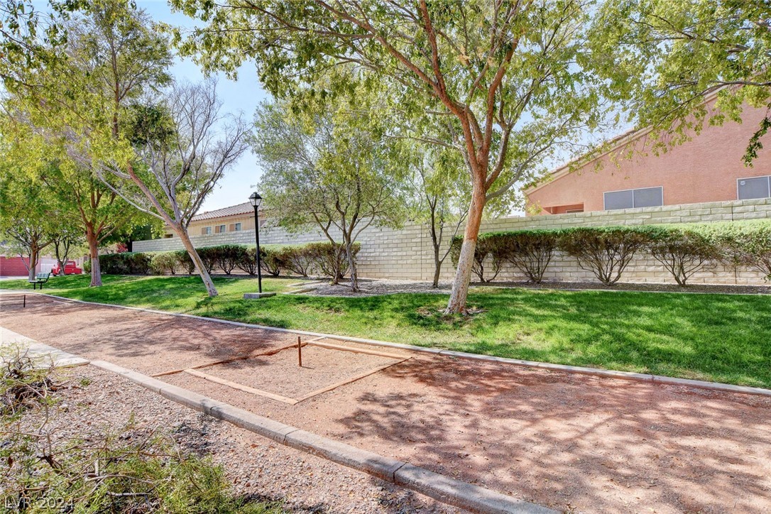 8233 Strawberry Spring Street