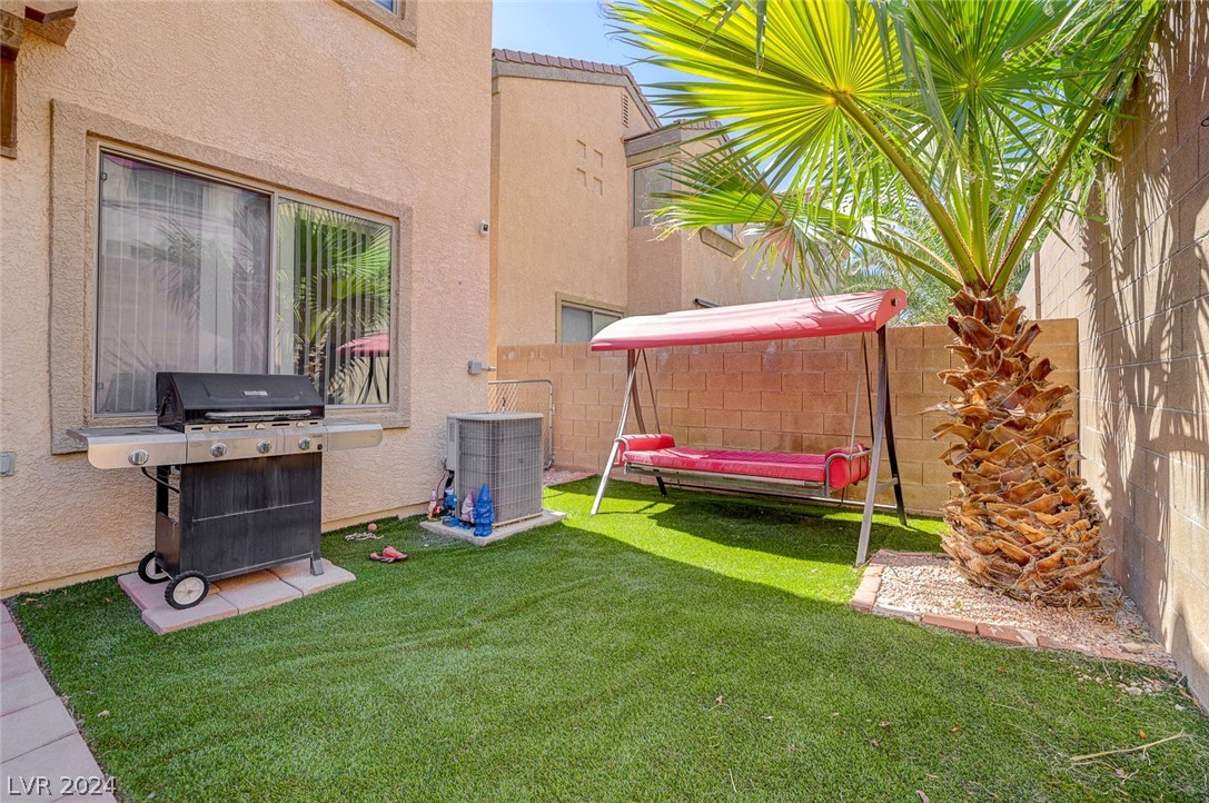 8233 Strawberry Spring Street