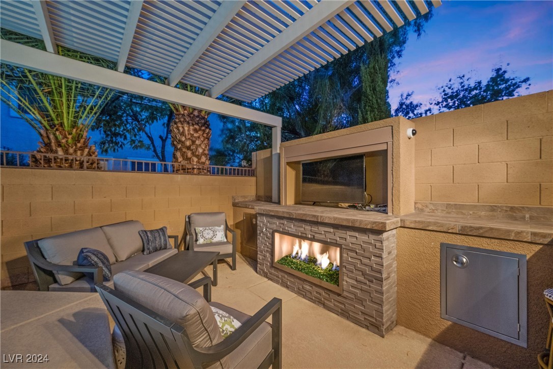 10737 Sapphire Vista Avenue