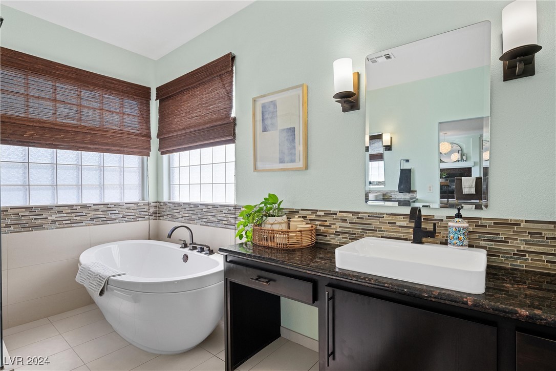 10737 Sapphire Vista Avenue