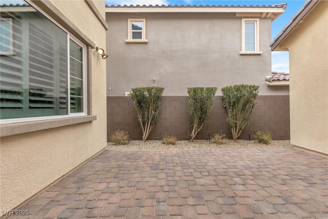 2571 Hazelburn Avenue