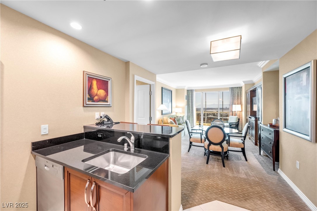 125 East Harmon Avenue 1020