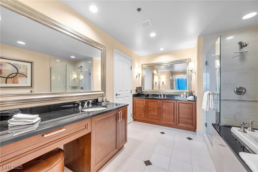 125 East Harmon Avenue 1020