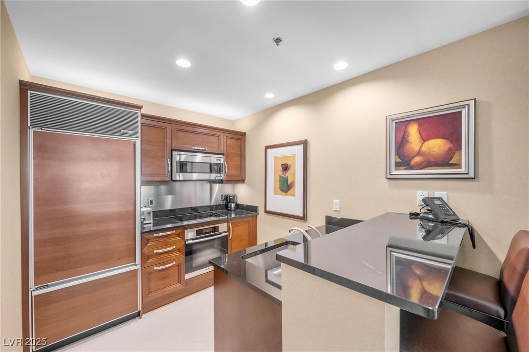 125 East Harmon Avenue 1020