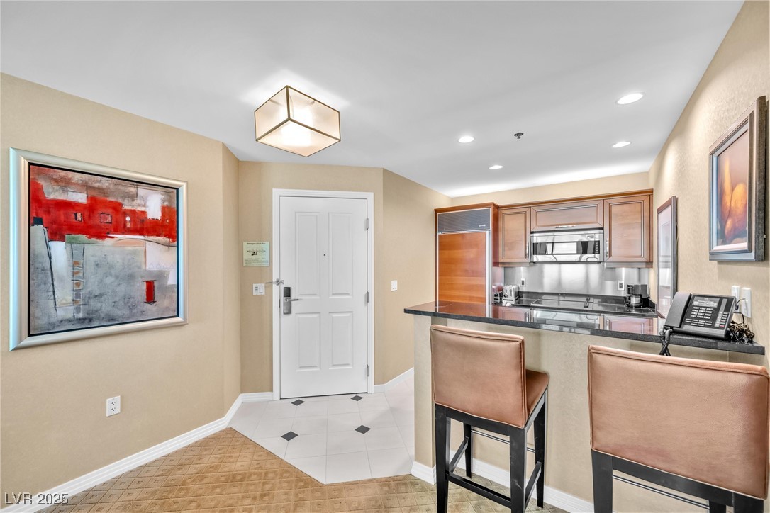125 East Harmon Avenue 1020