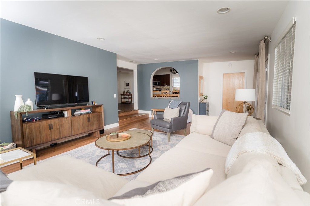 6601 Jamieson Avenue