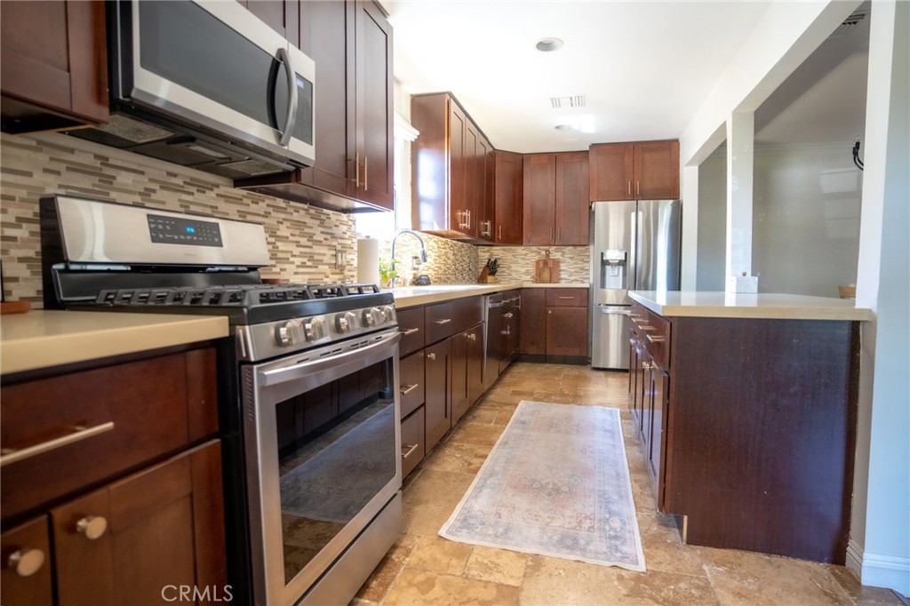 6601 Jamieson Avenue