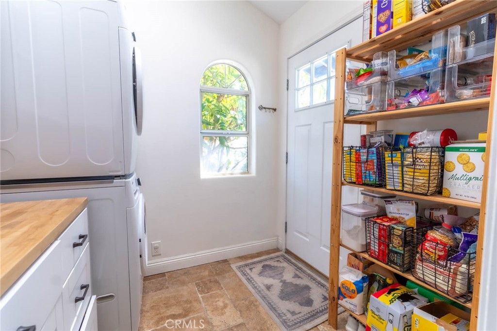 6601 Jamieson Avenue