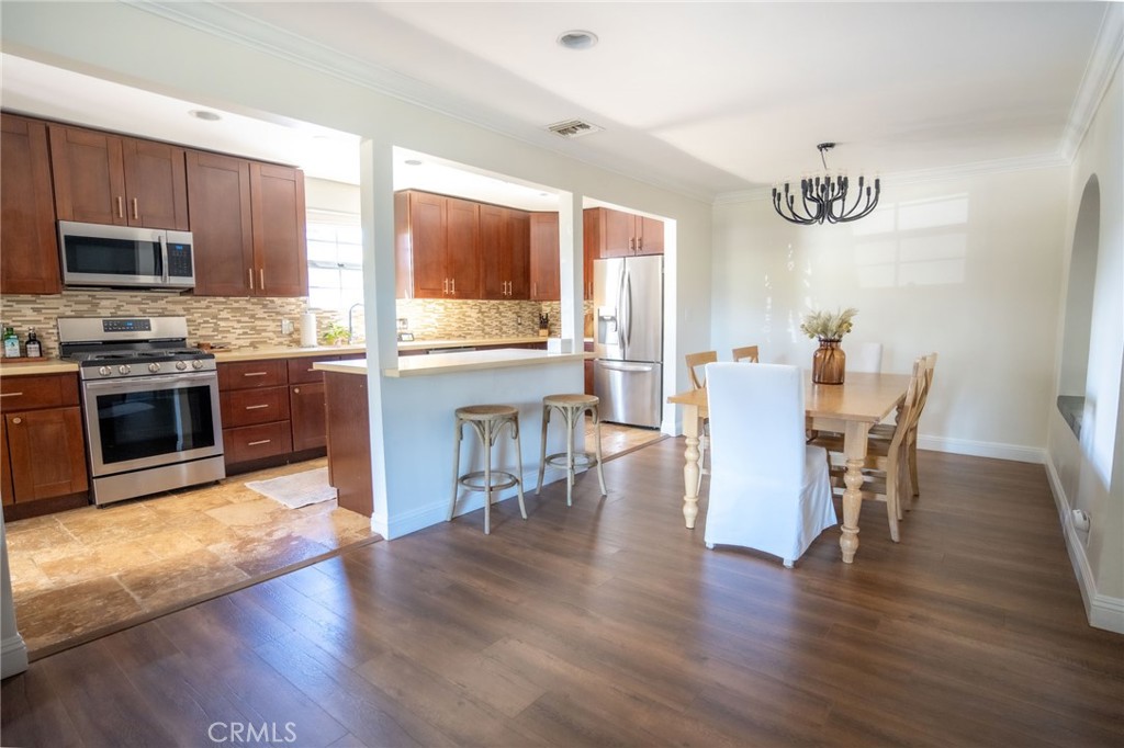 6601 Jamieson Avenue