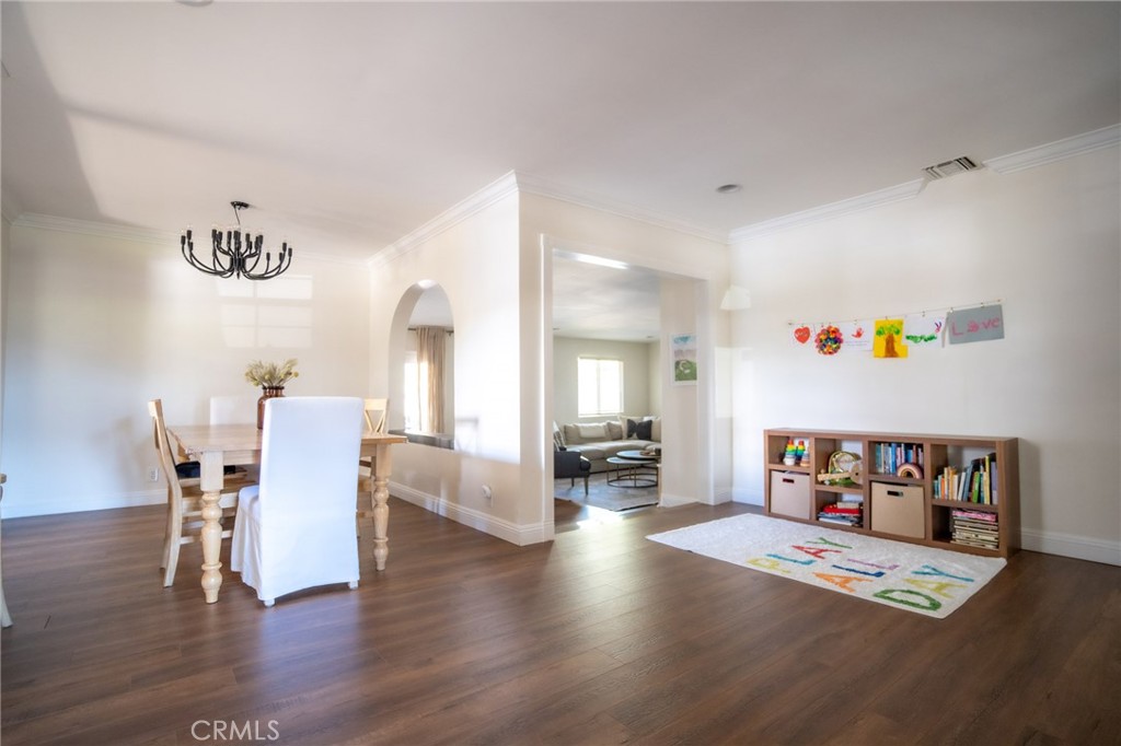 6601 Jamieson Avenue