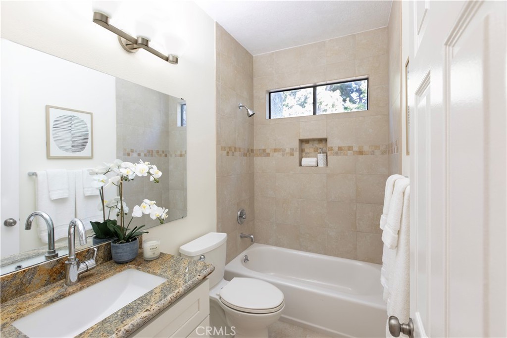 5176 Tortuga Drive 101