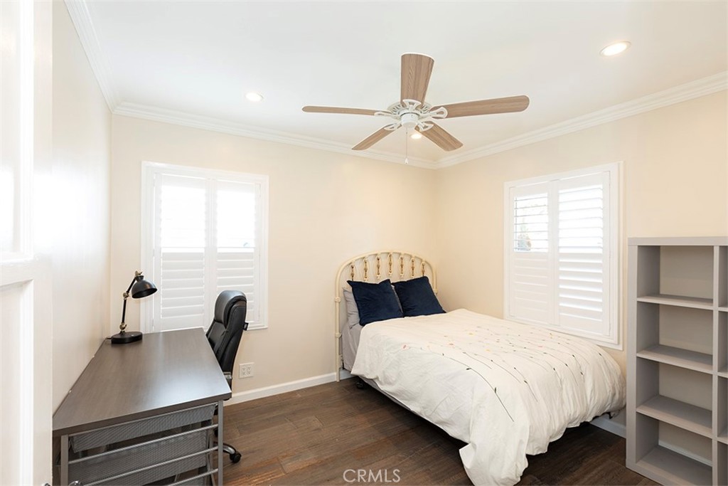 5529 Graywood Avenue