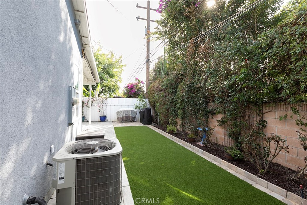 5529 Graywood Avenue