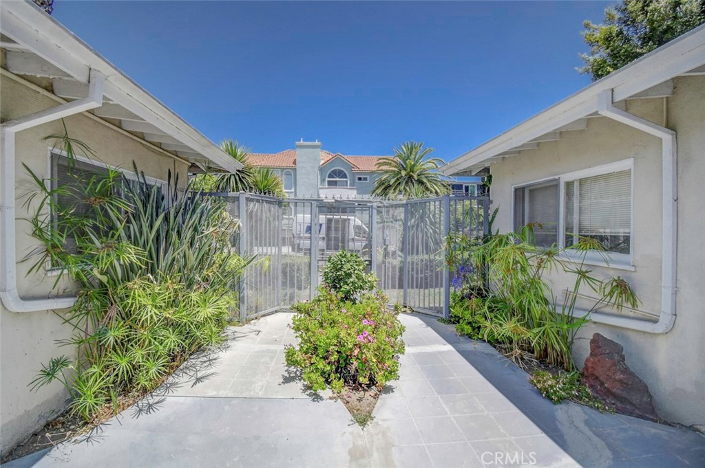 3741 -3745 Jasmine Avenue