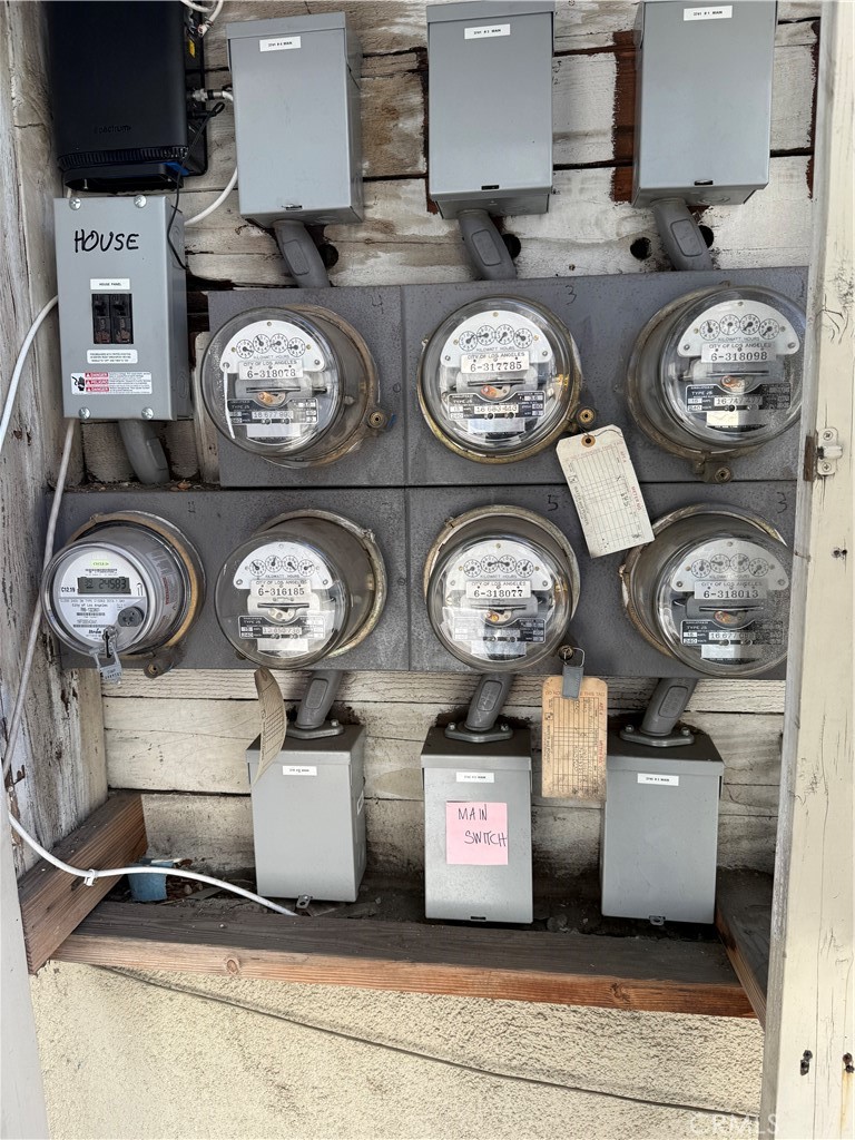 3741 -3745 Jasmine Avenue