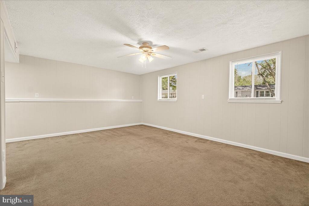 109 GLADE BOULEVARD