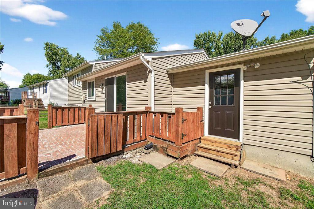 109 GLADE BOULEVARD
