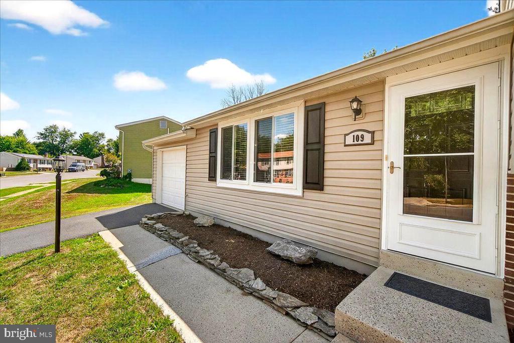 109 GLADE BOULEVARD