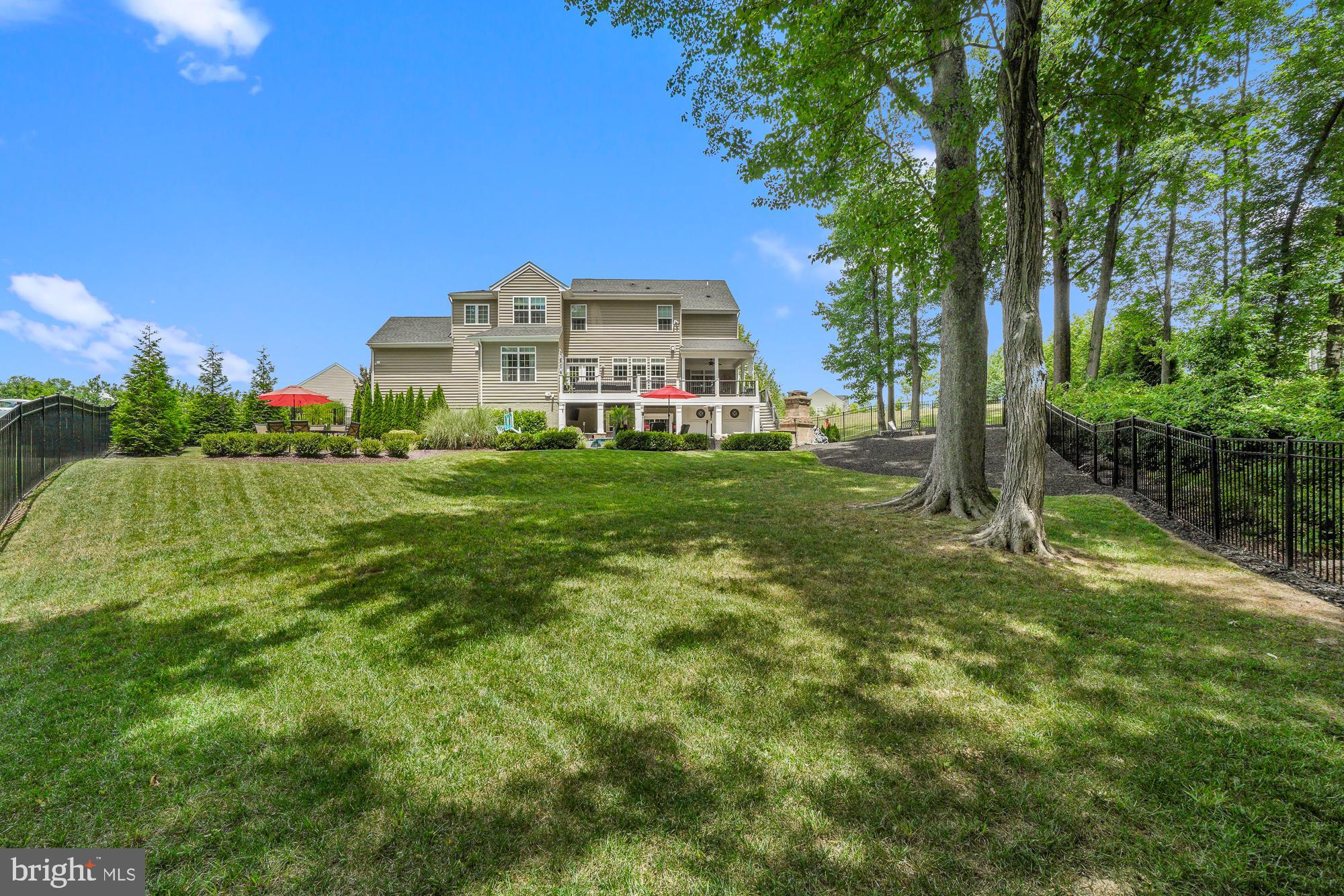 19600 Lewis Orchard Ln