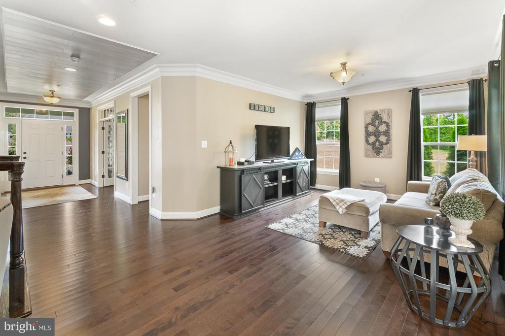 19600 Lewis Orchard Ln